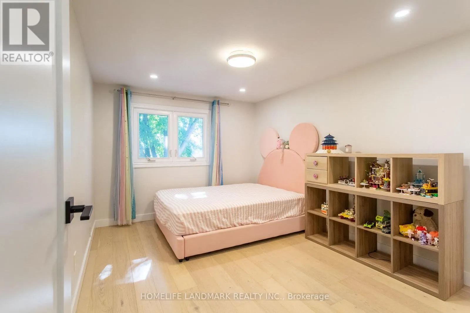 15 FOXGLOVE COURT