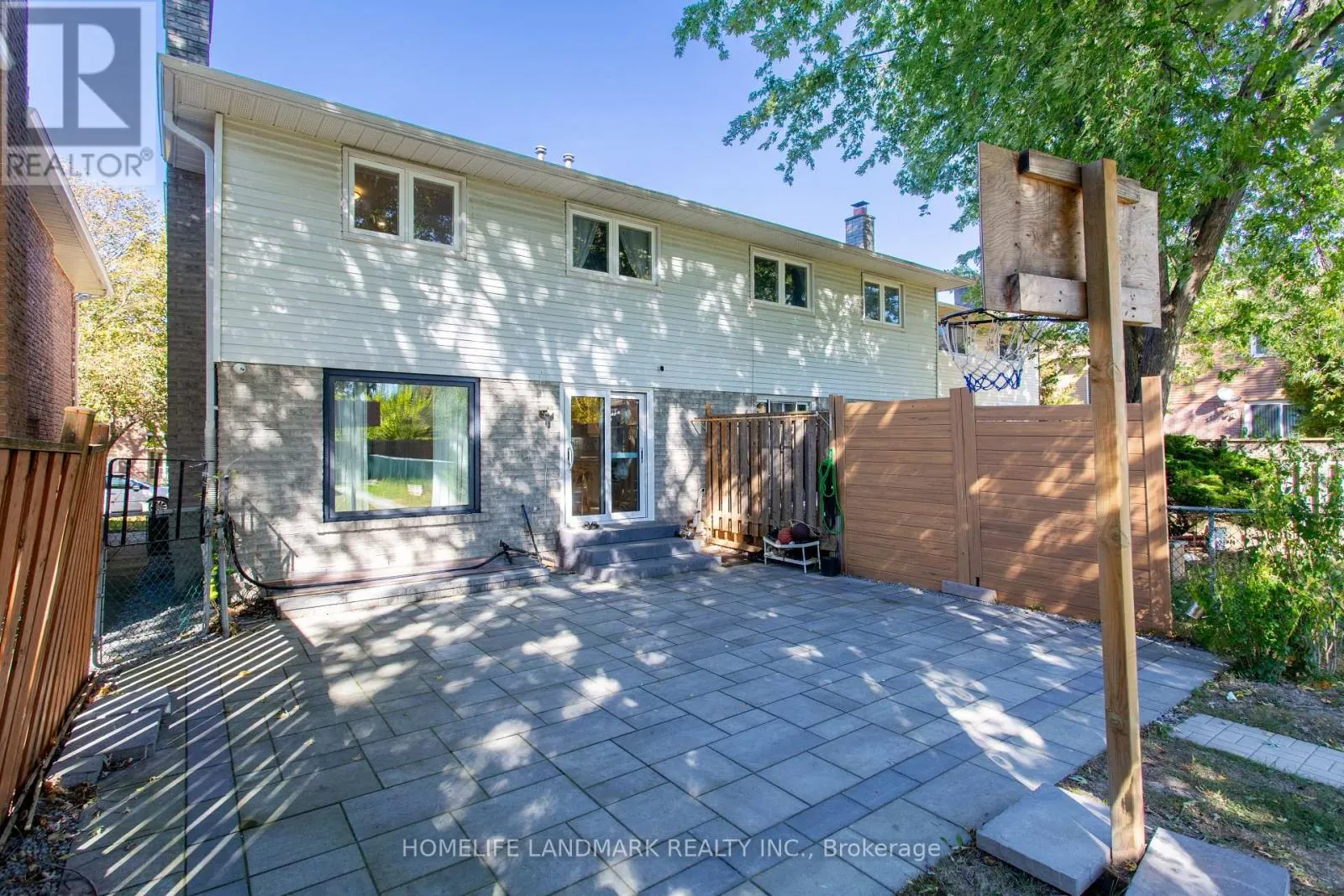 15 FOXGLOVE COURT
