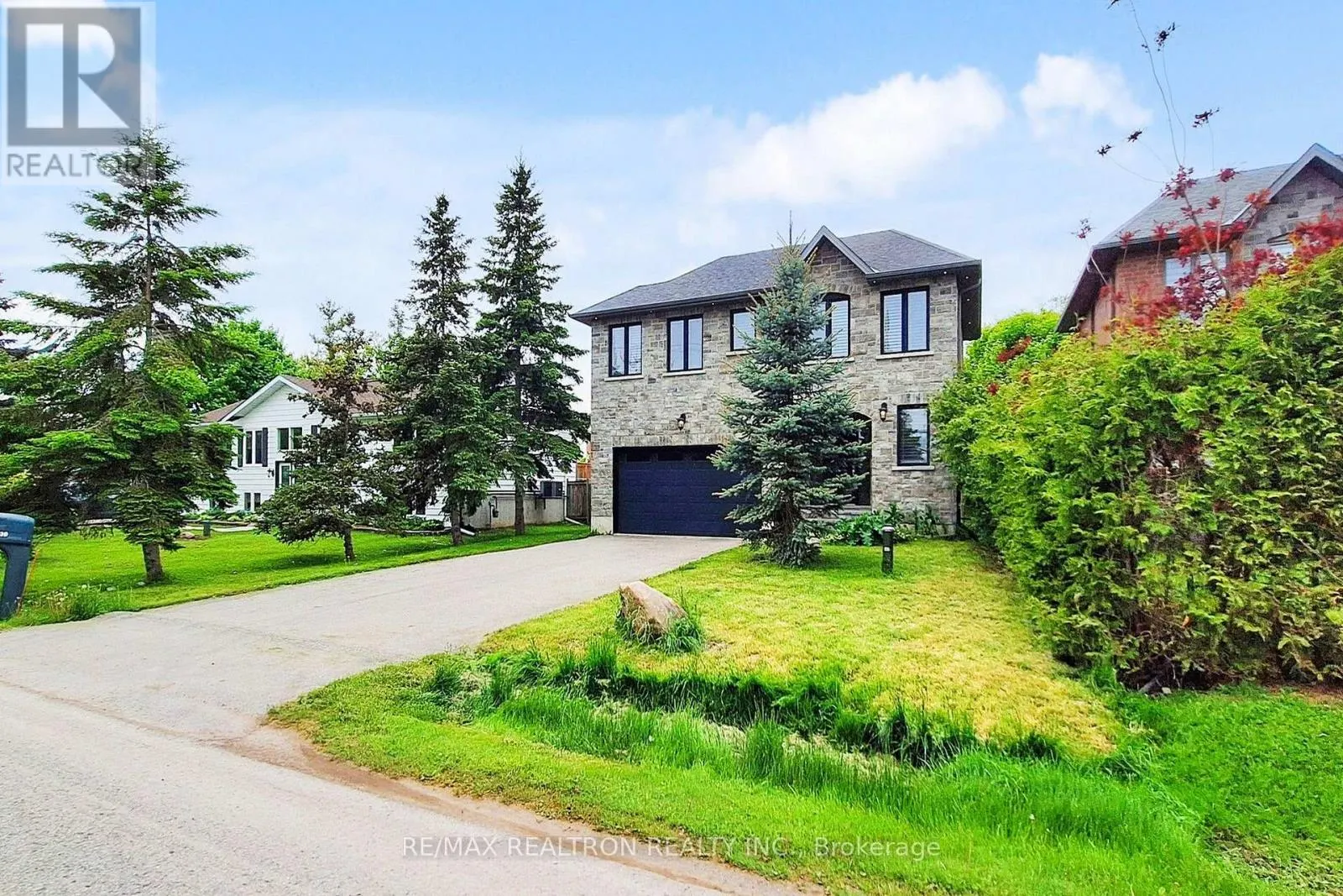 530 DUCLOS POINT ROAD W