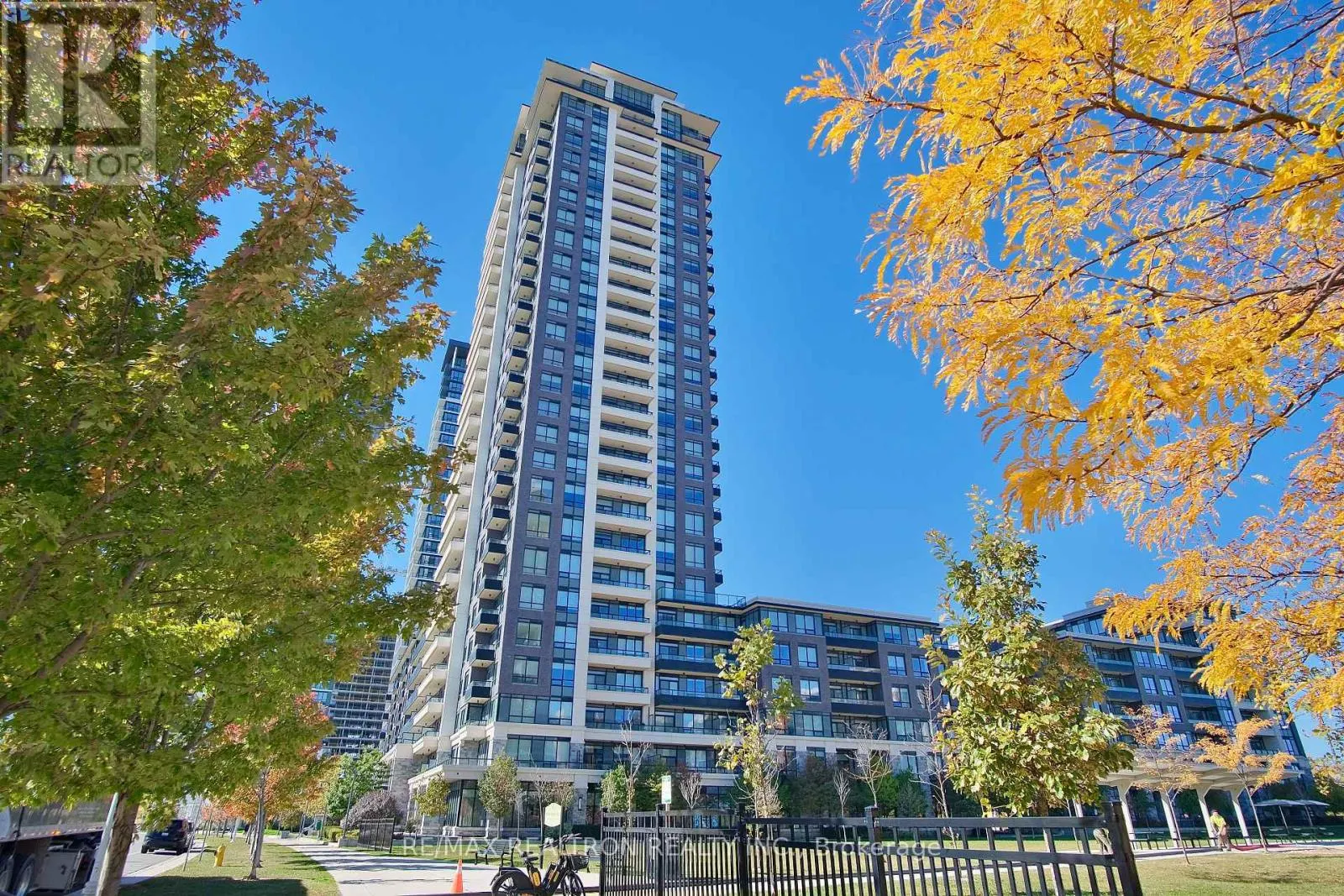 533 - 15 WATER WALK DRIVE