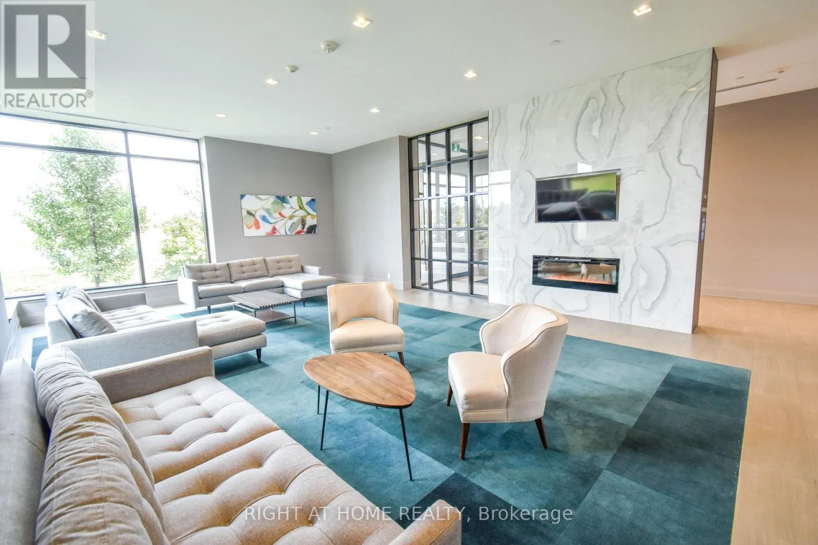 217 - 555 WILLIAM GRAHAM DRIVE
