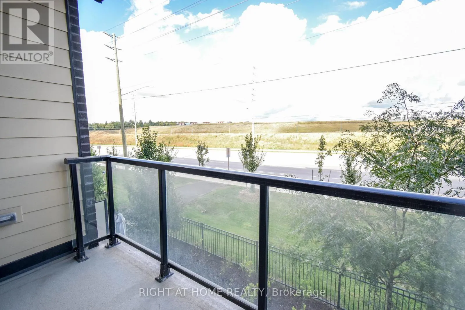 217 - 555 WILLIAM GRAHAM DRIVE