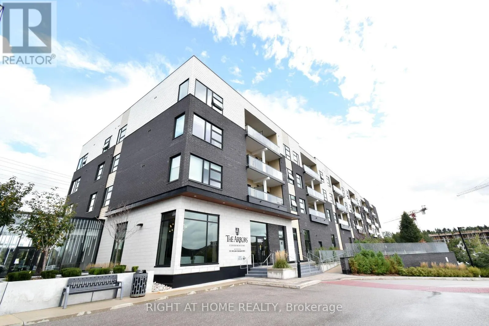 217 - 555 WILLIAM GRAHAM DRIVE