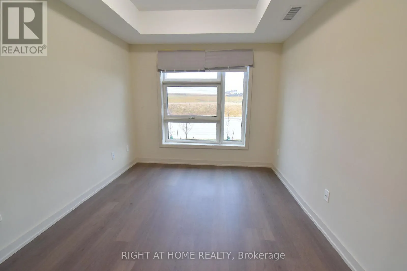 217 - 555 WILLIAM GRAHAM DRIVE