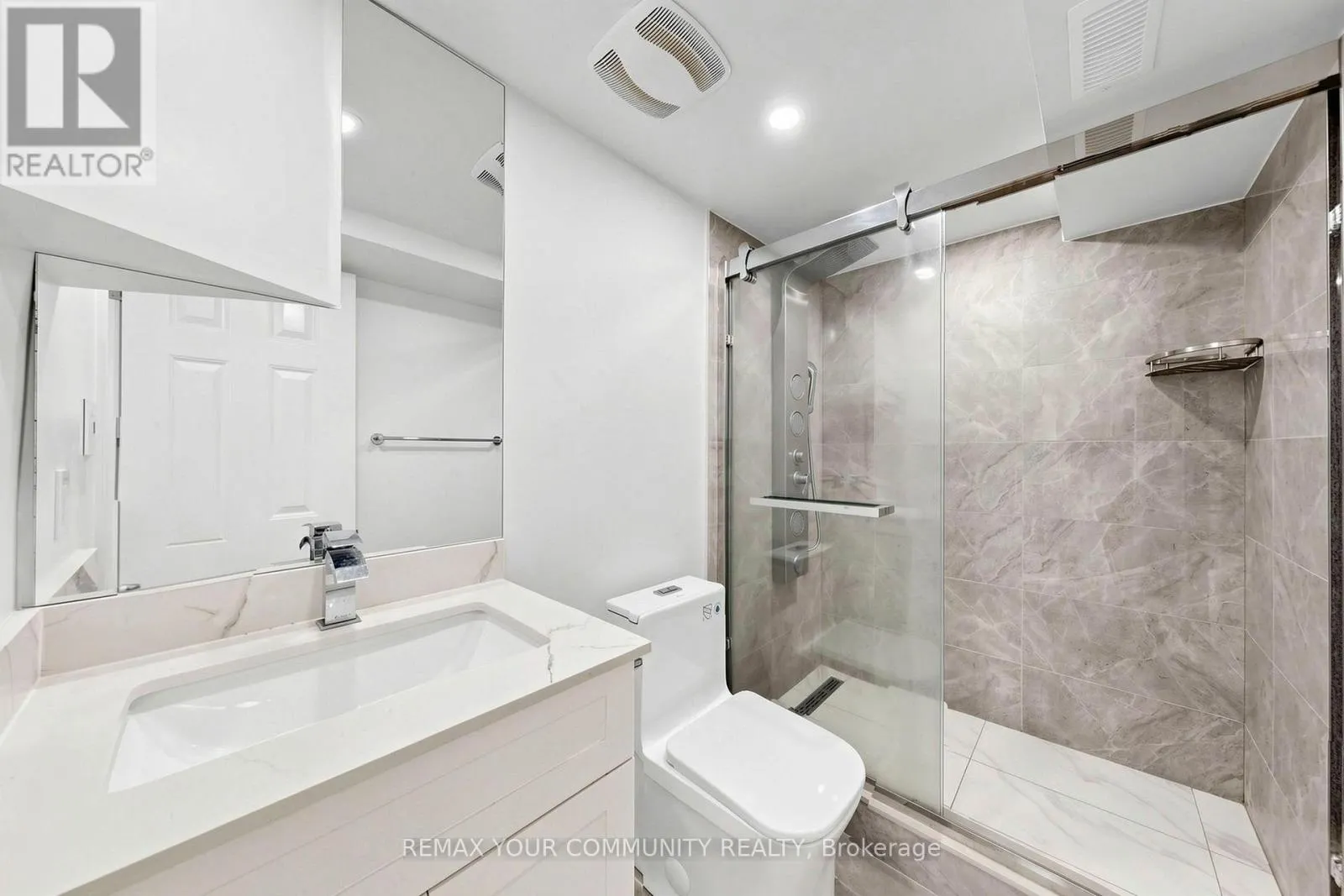 15 BENJAMIN HOOD CRESCENT