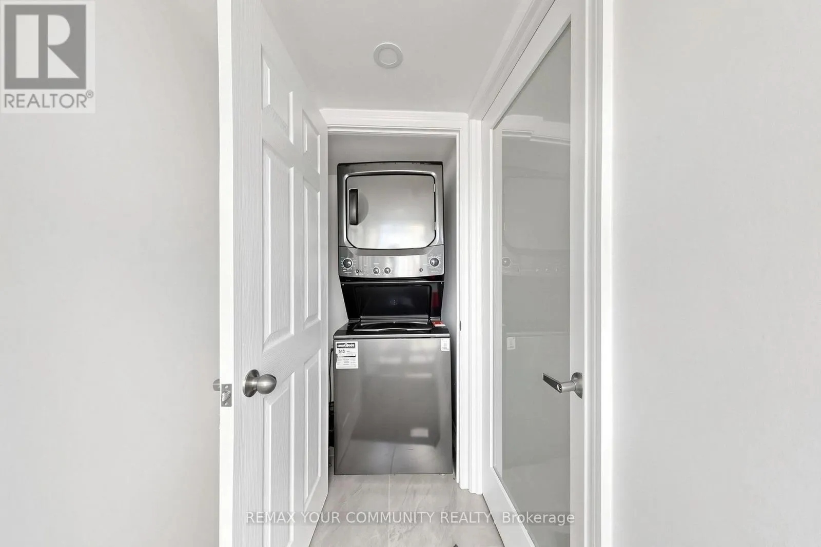 15 BENJAMIN HOOD CRESCENT