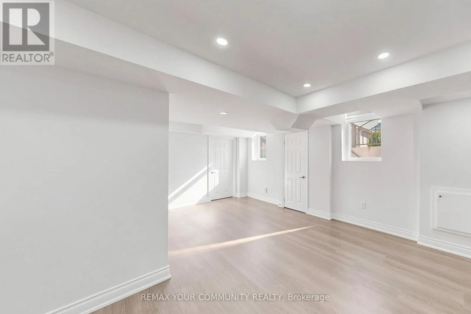 15 BENJAMIN HOOD CRESCENT