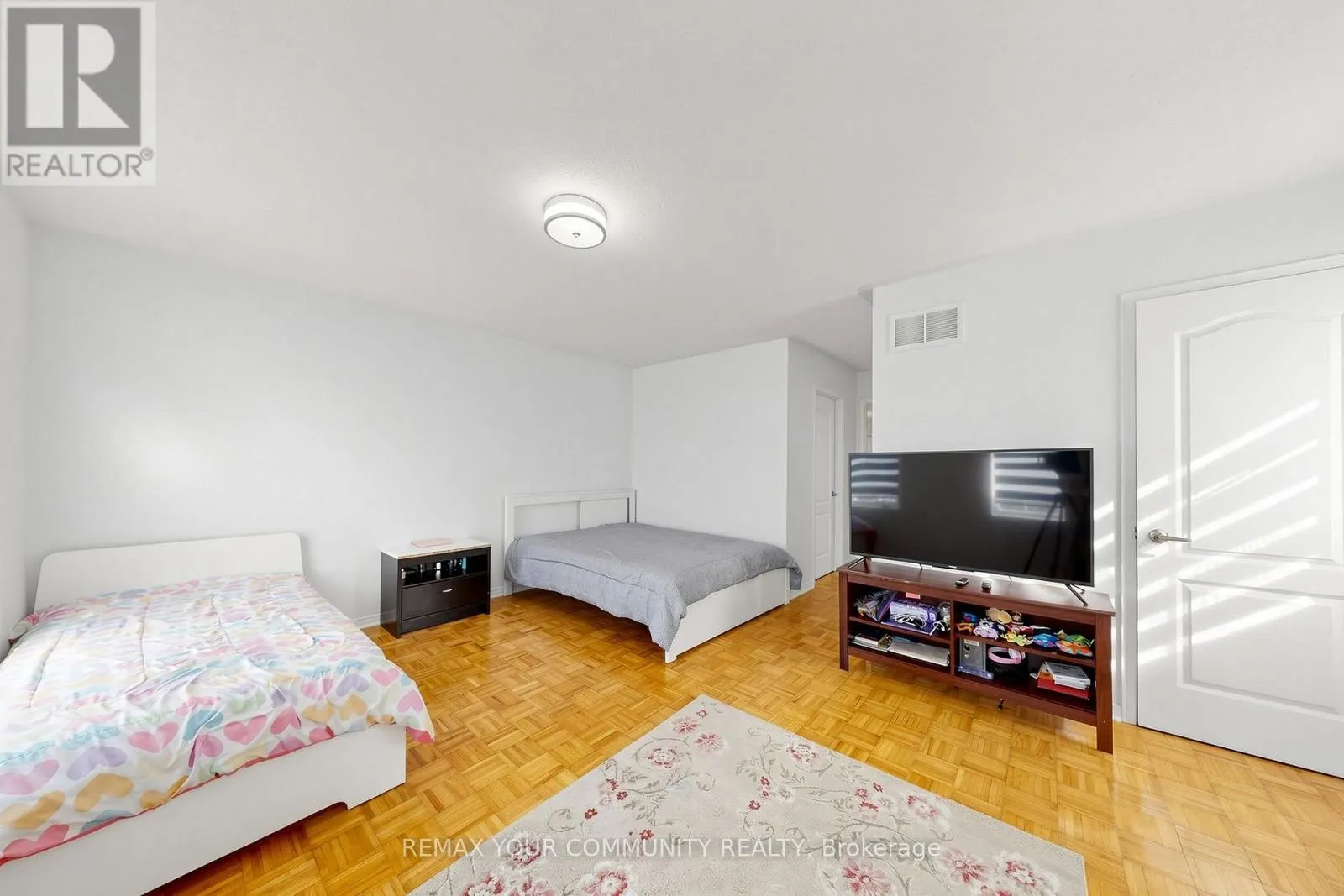 15 BENJAMIN HOOD CRESCENT