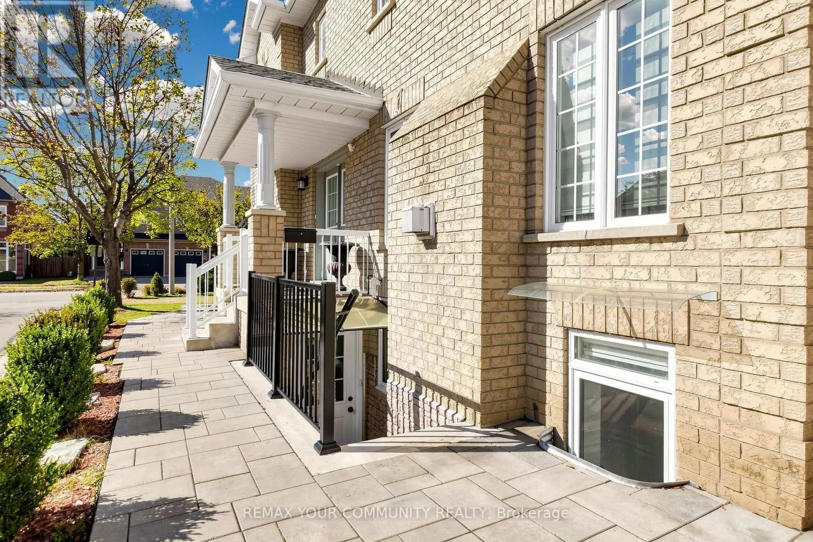 15 BENJAMIN HOOD CRESCENT