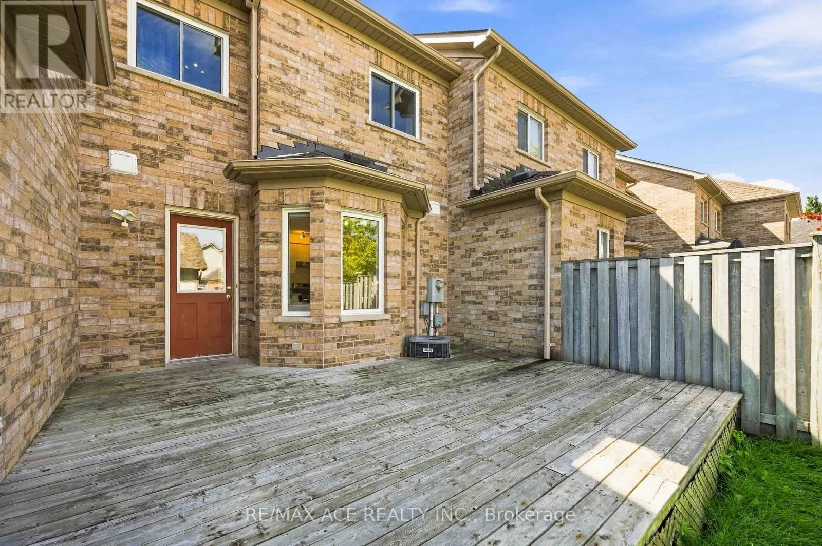 16 WHITE'S HILL AVENUE