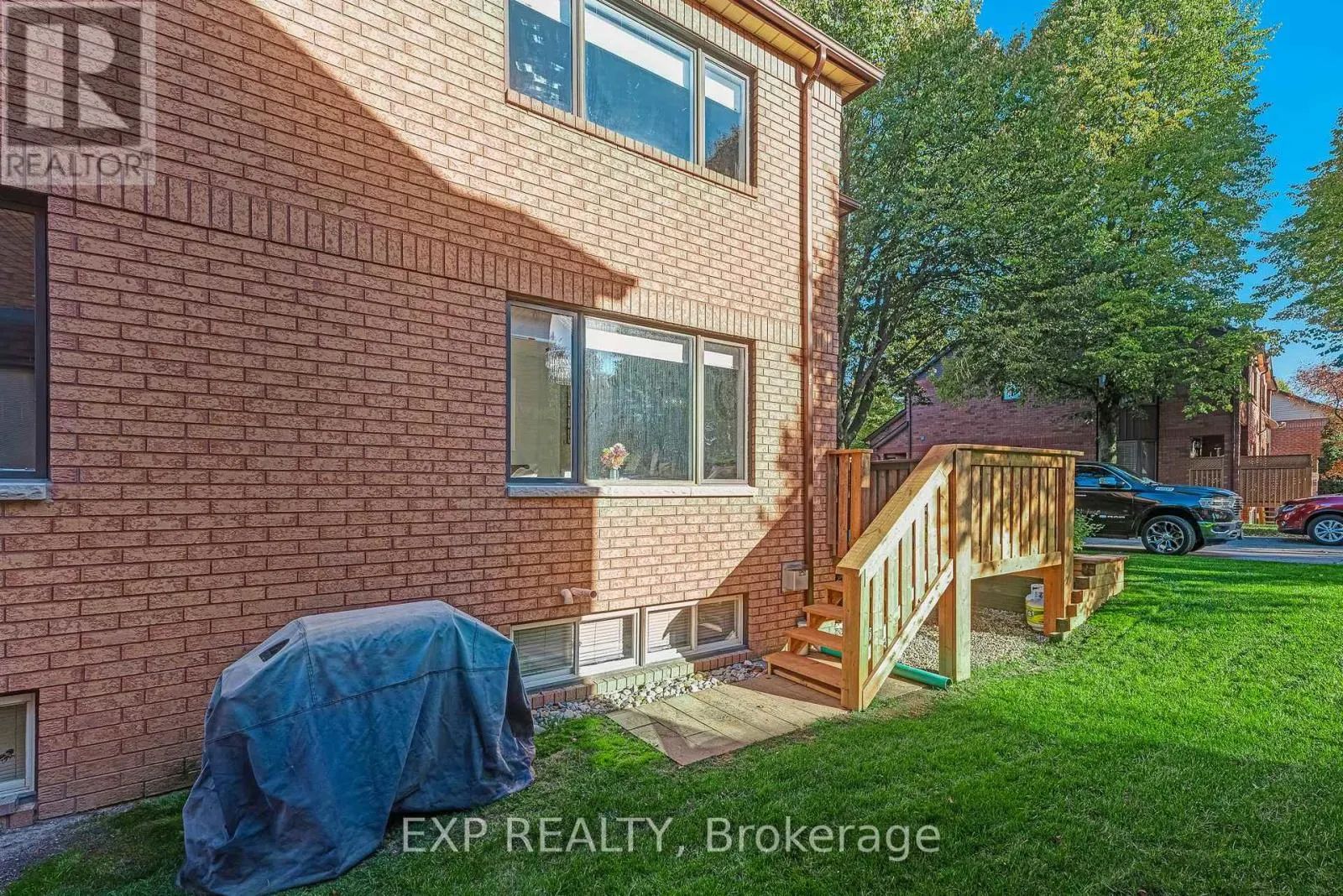 21 - 131 GREEN BRIAR ROAD