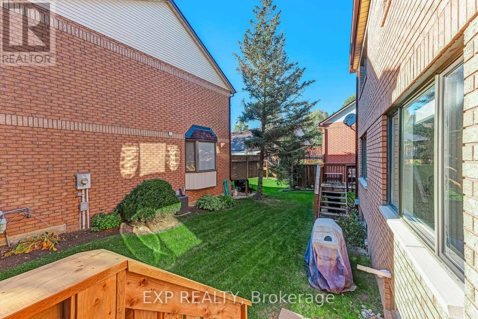 21 - 131 GREEN BRIAR ROAD
