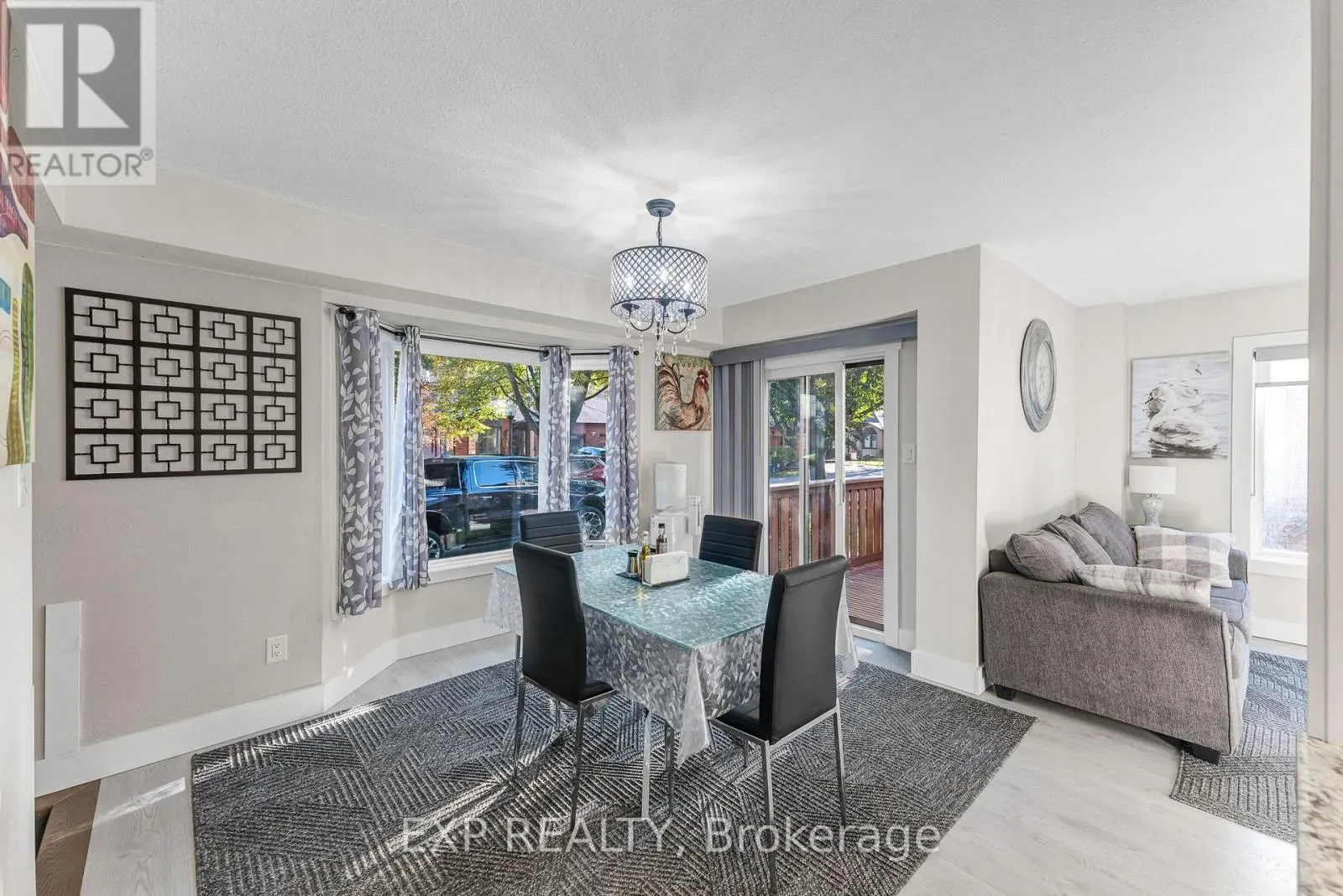 21 - 131 GREEN BRIAR ROAD
