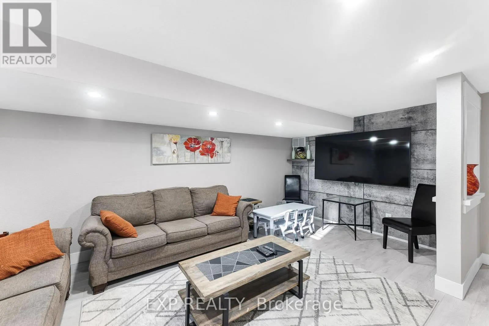 21 - 131 GREEN BRIAR ROAD