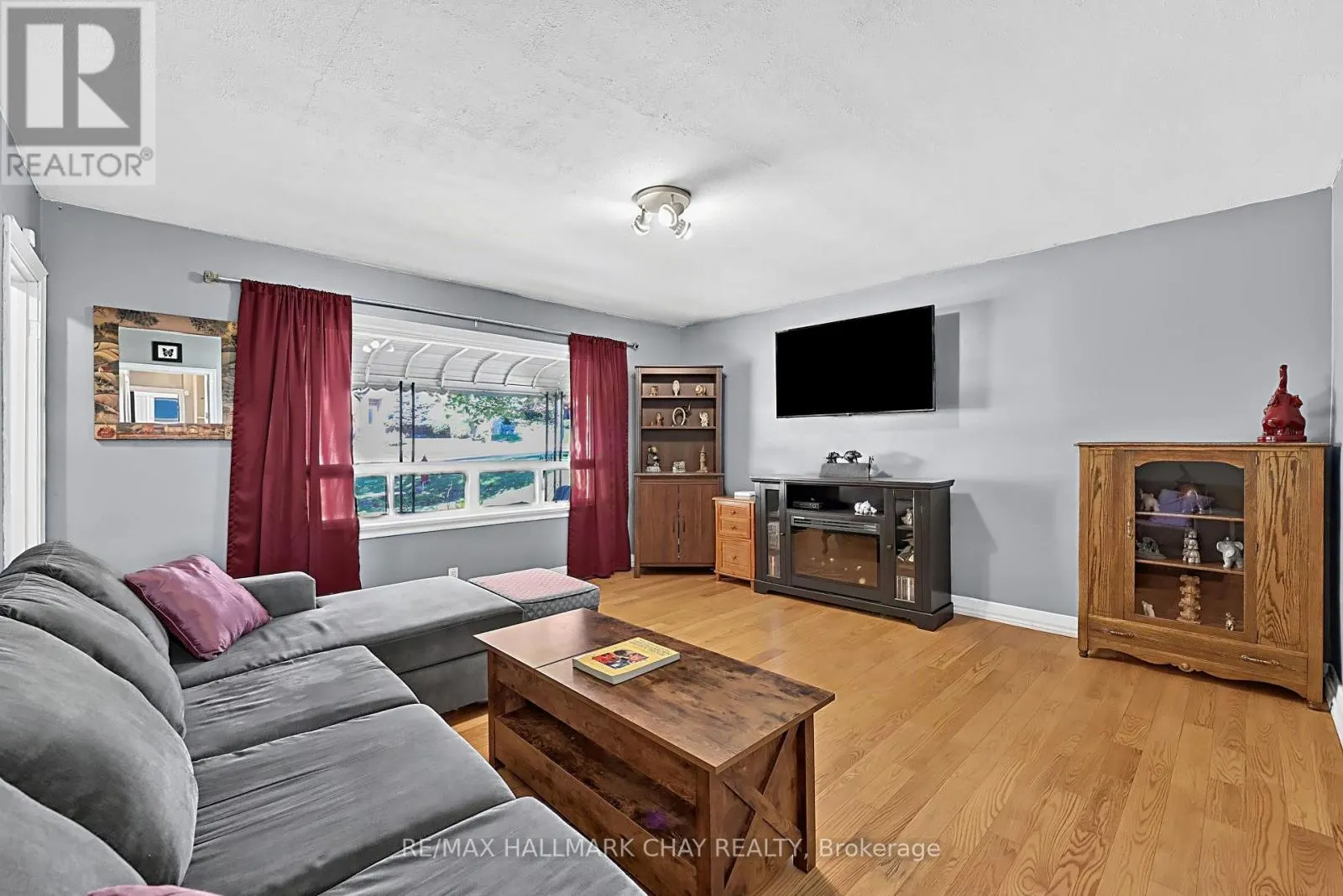 90 ROXBOROUGH ROAD