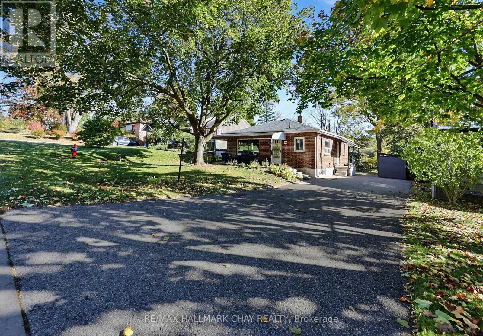 90 ROXBOROUGH ROAD