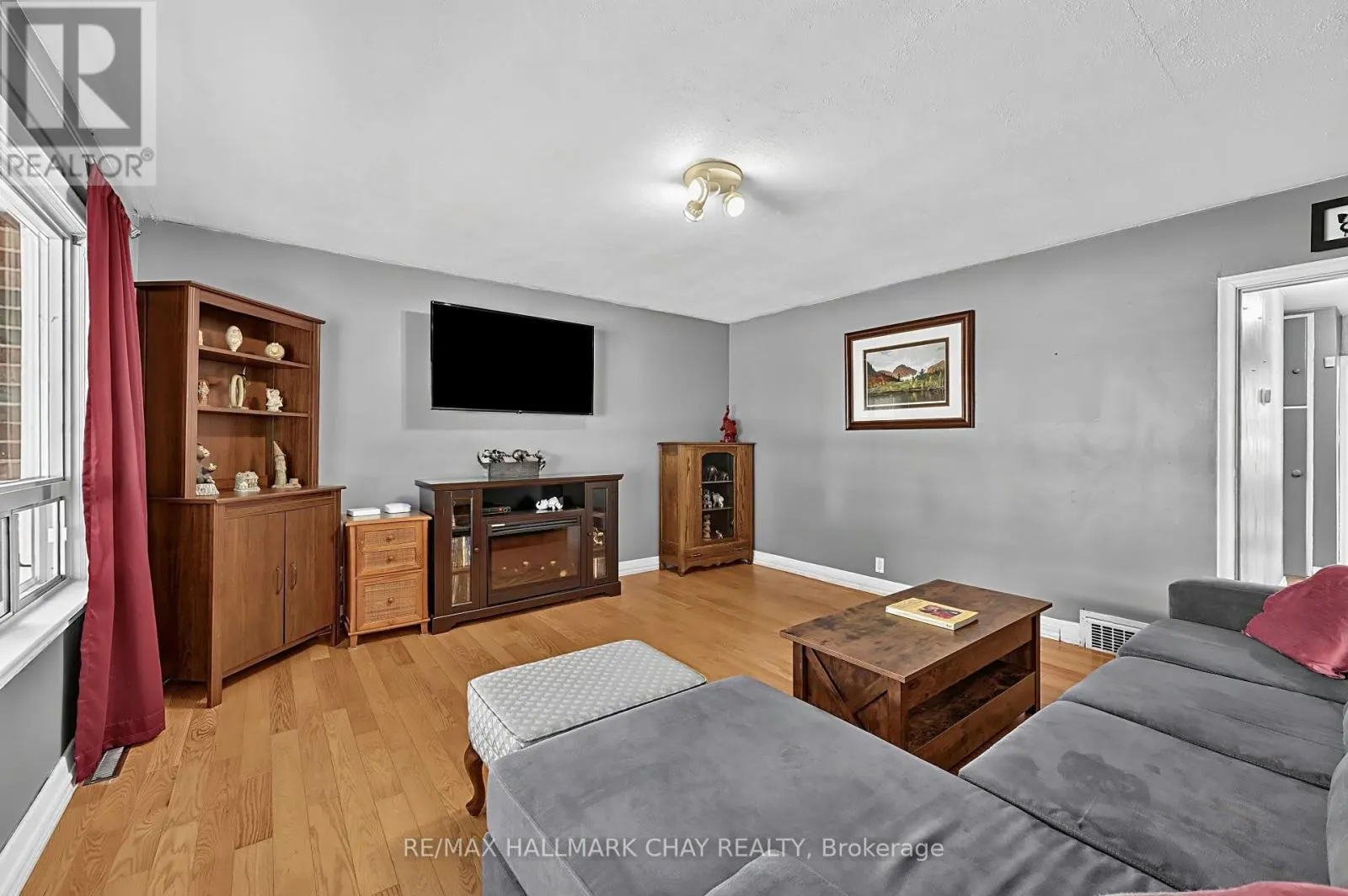 90 ROXBOROUGH ROAD
