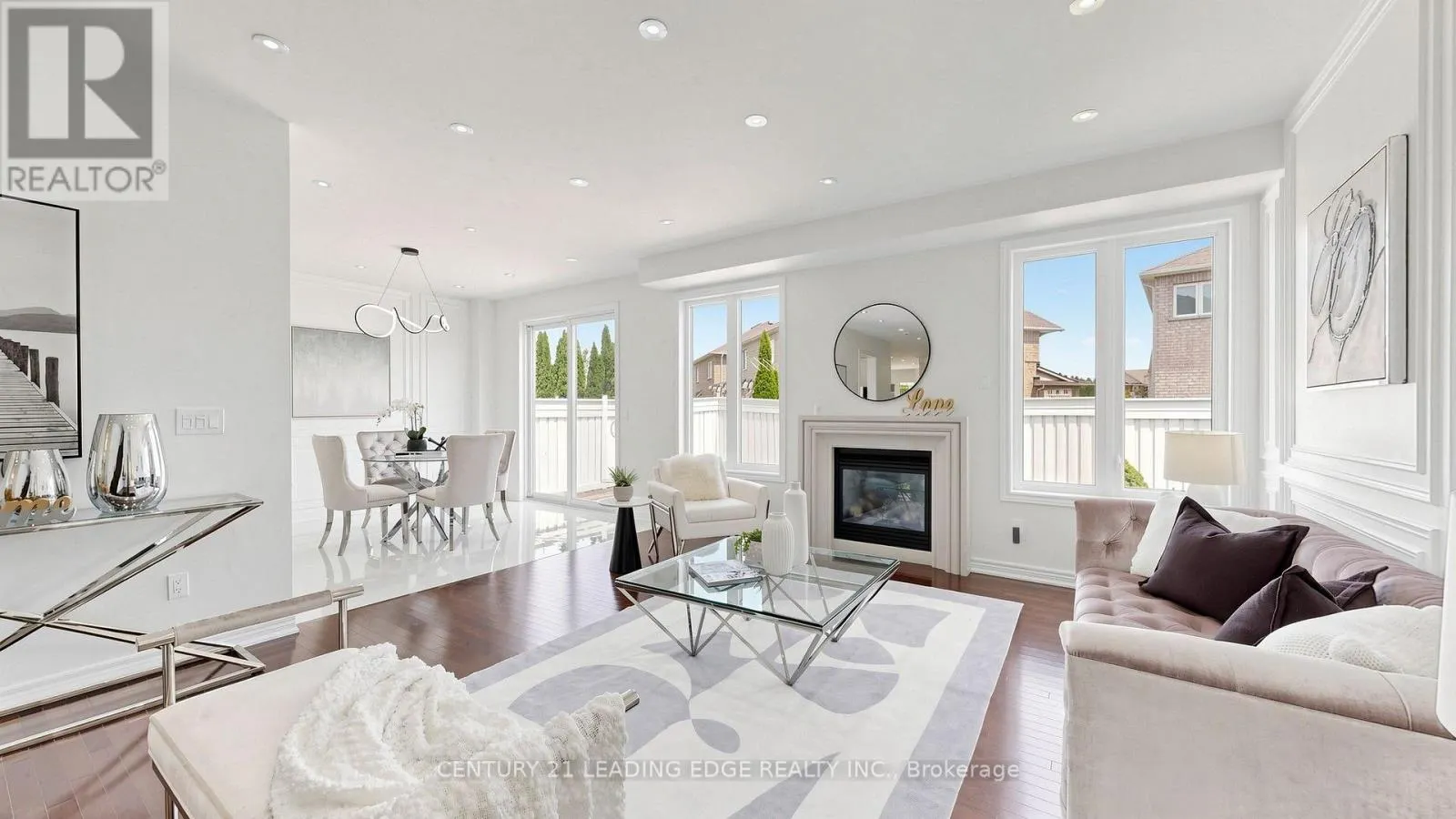 7 PHILIPS LAKE COURT