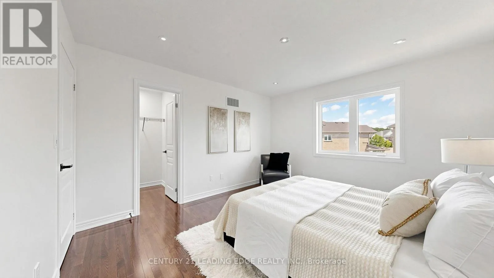 7 PHILIPS LAKE COURT