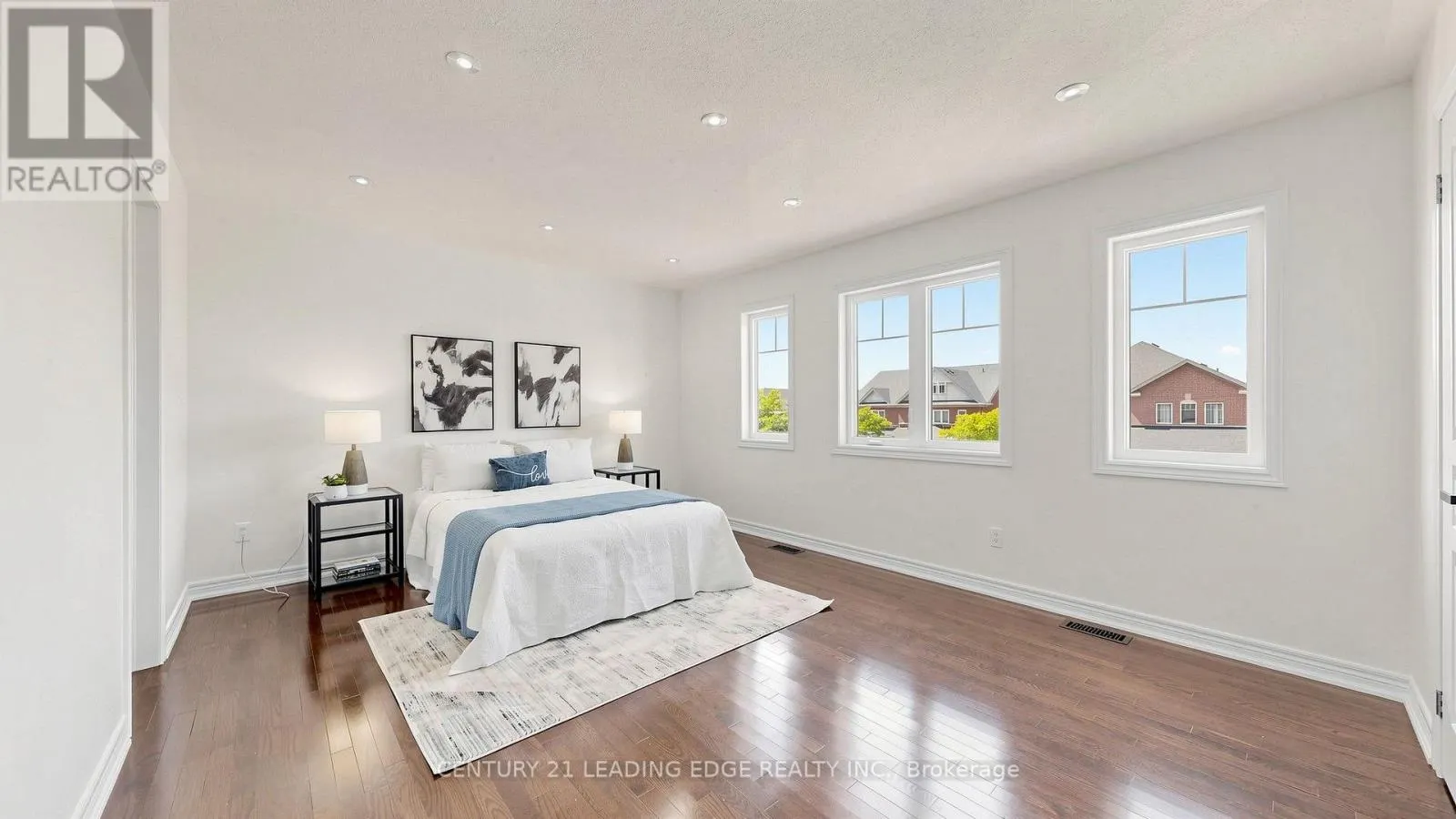 7 PHILIPS LAKE COURT