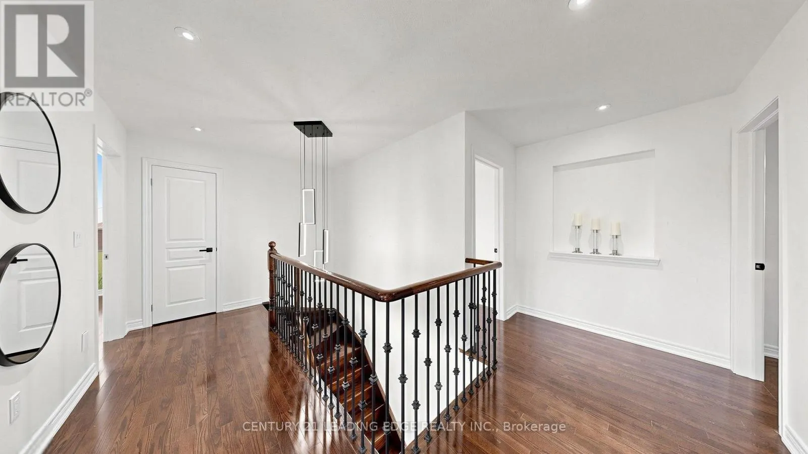 7 PHILIPS LAKE COURT