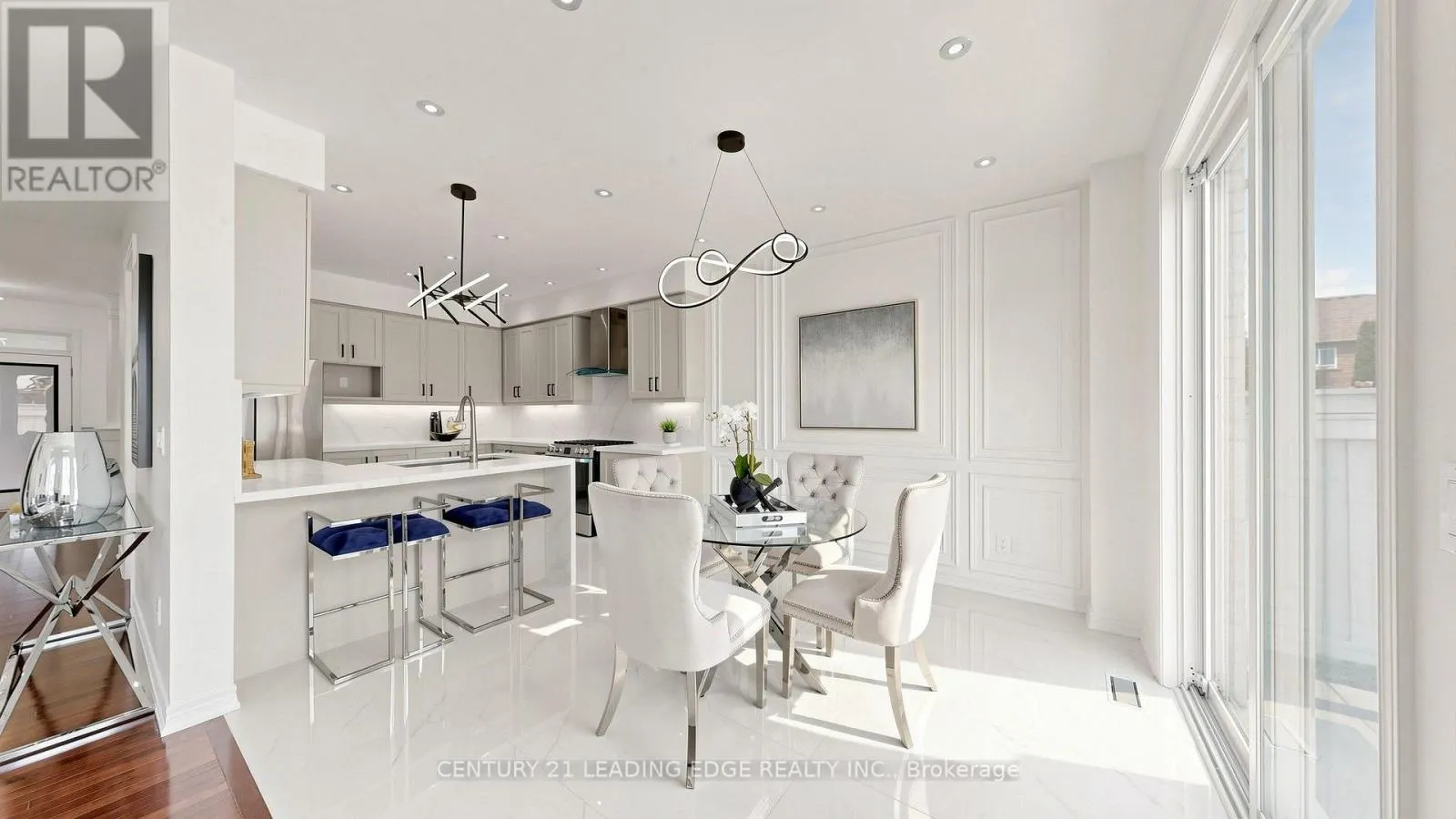 7 PHILIPS LAKE COURT