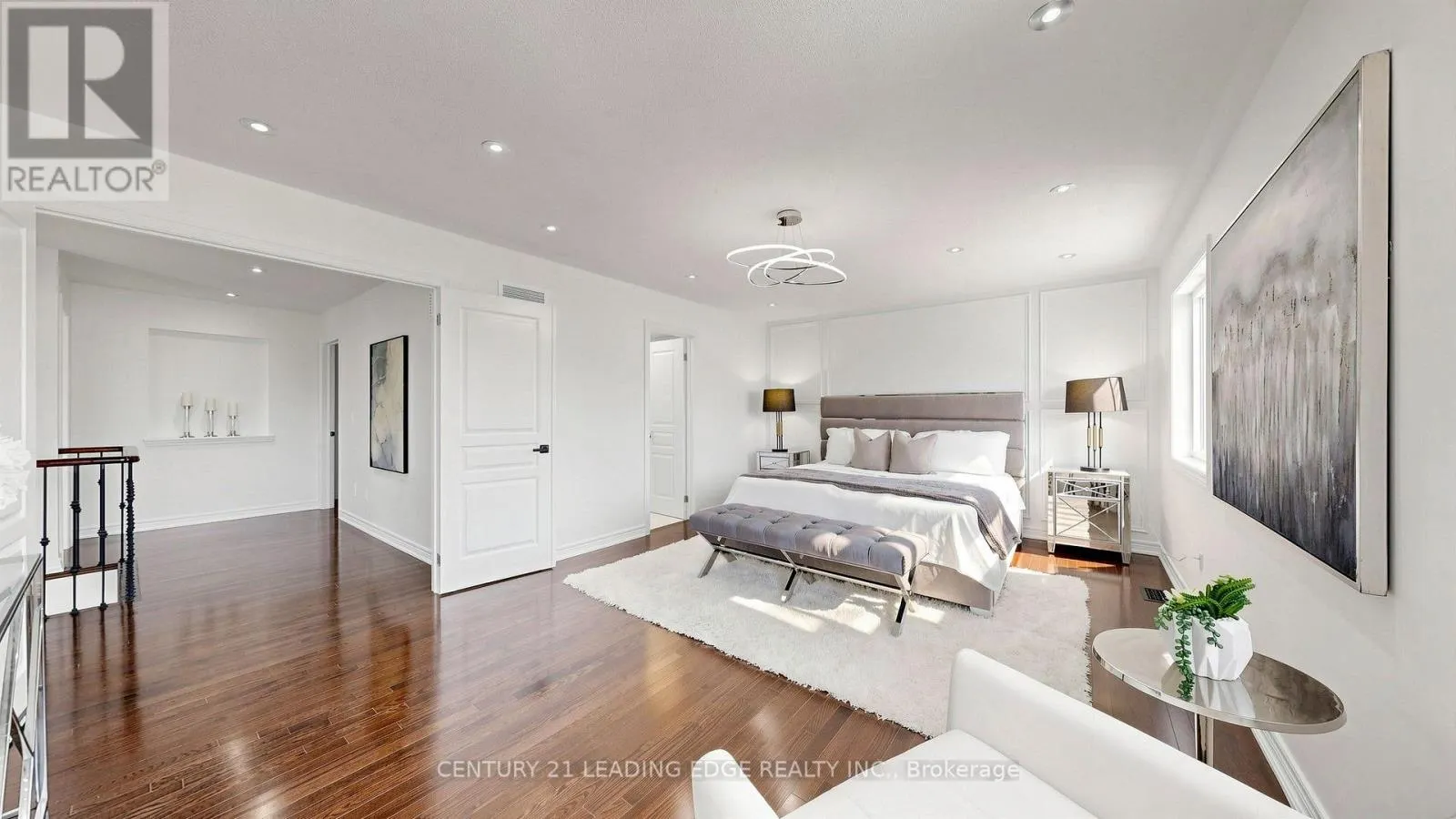 7 PHILIPS LAKE COURT