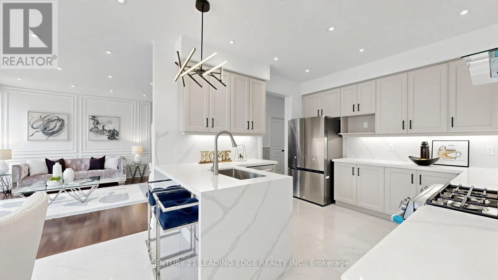 7 PHILIPS LAKE COURT