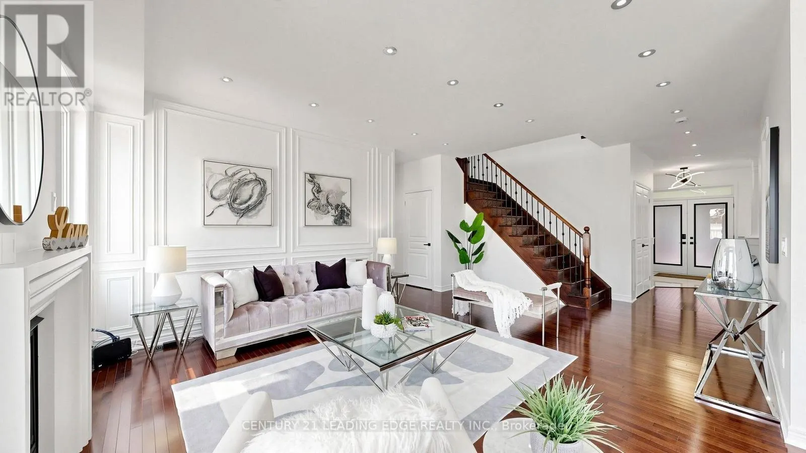 7 PHILIPS LAKE COURT