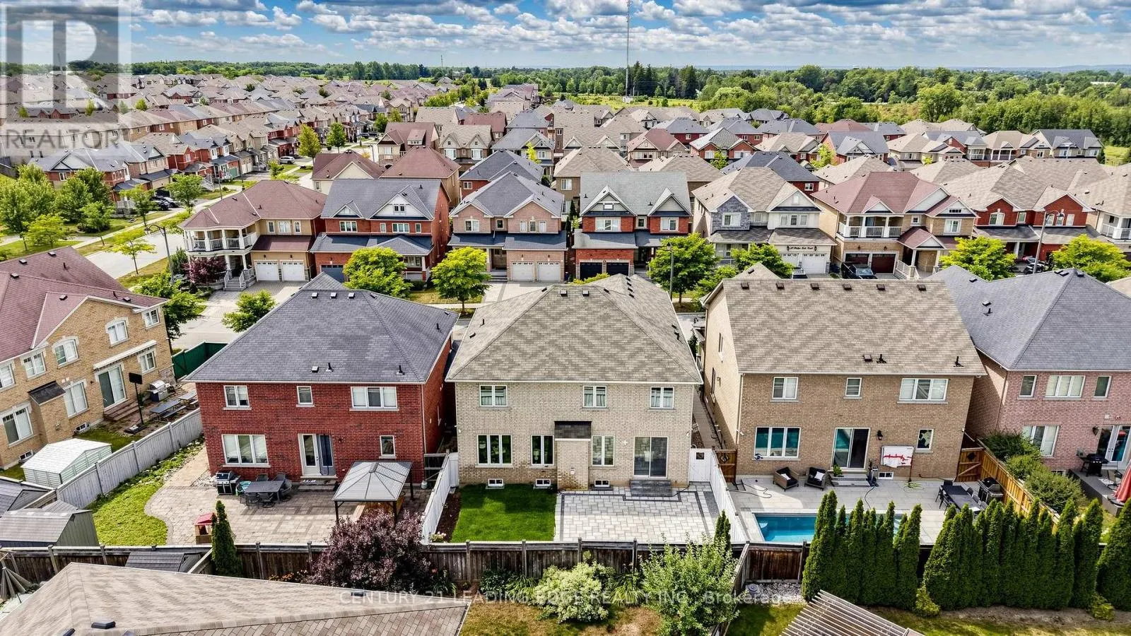7 PHILIPS LAKE COURT