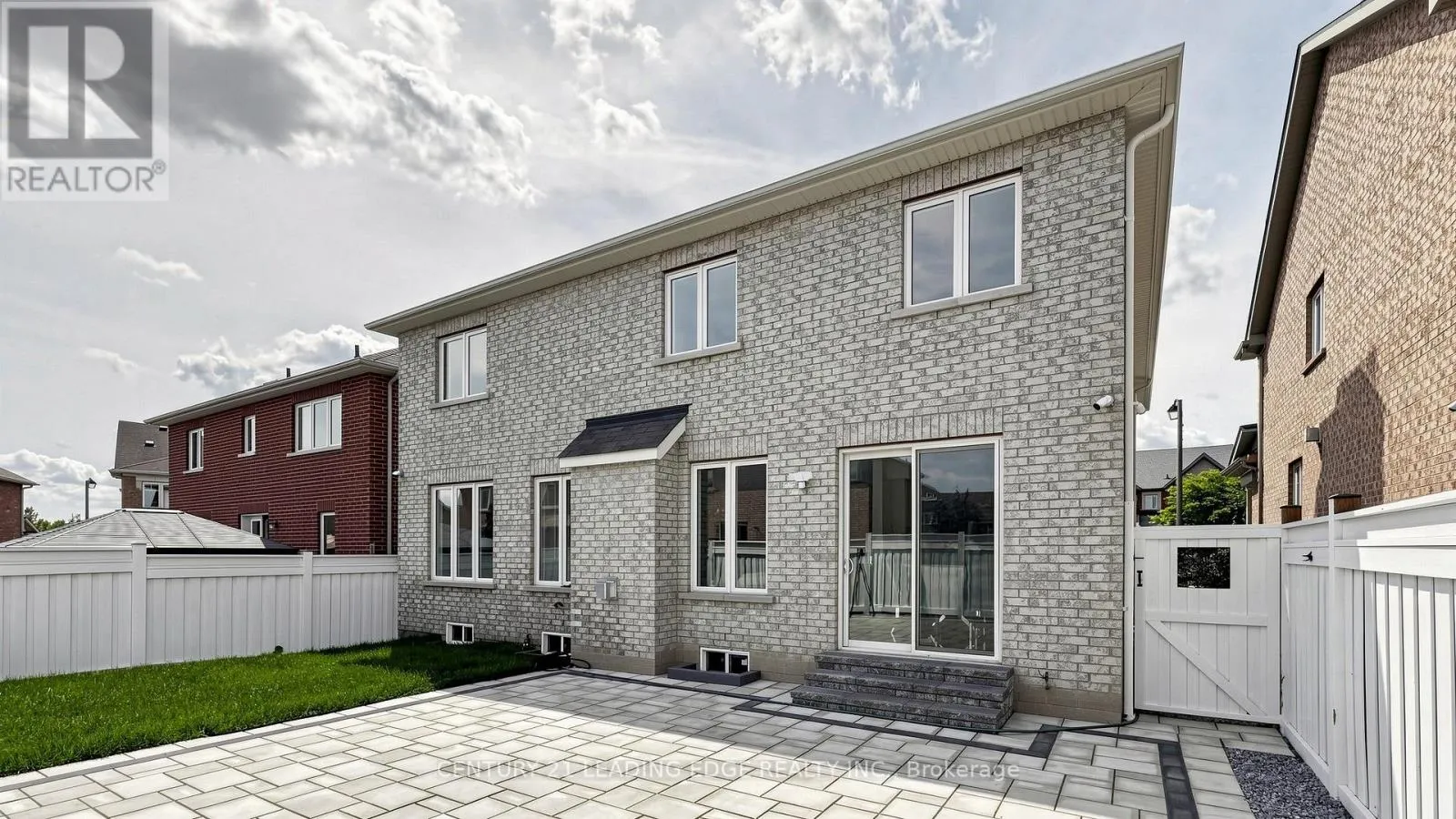 7 PHILIPS LAKE COURT
