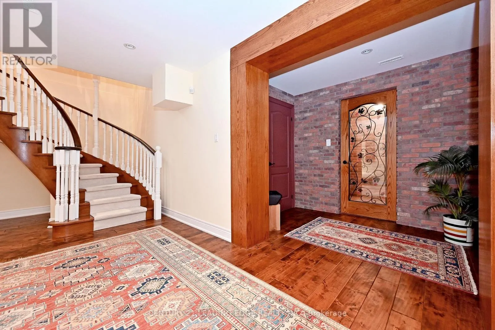 7 NORMANDALE ROAD