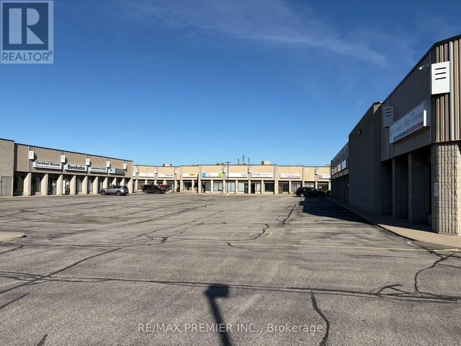 15 & 16 - 4300 STEELES AVENUE W