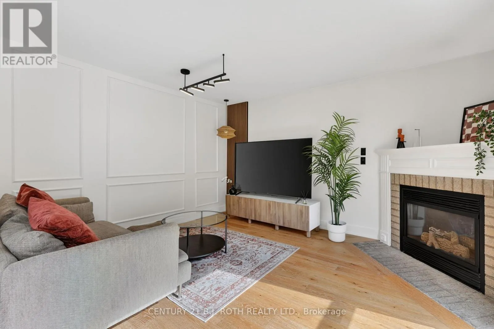 1077 CORRIE STREET