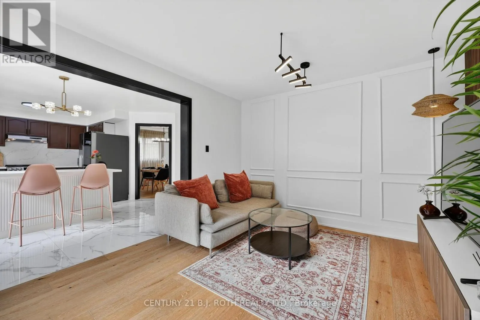 1077 CORRIE STREET