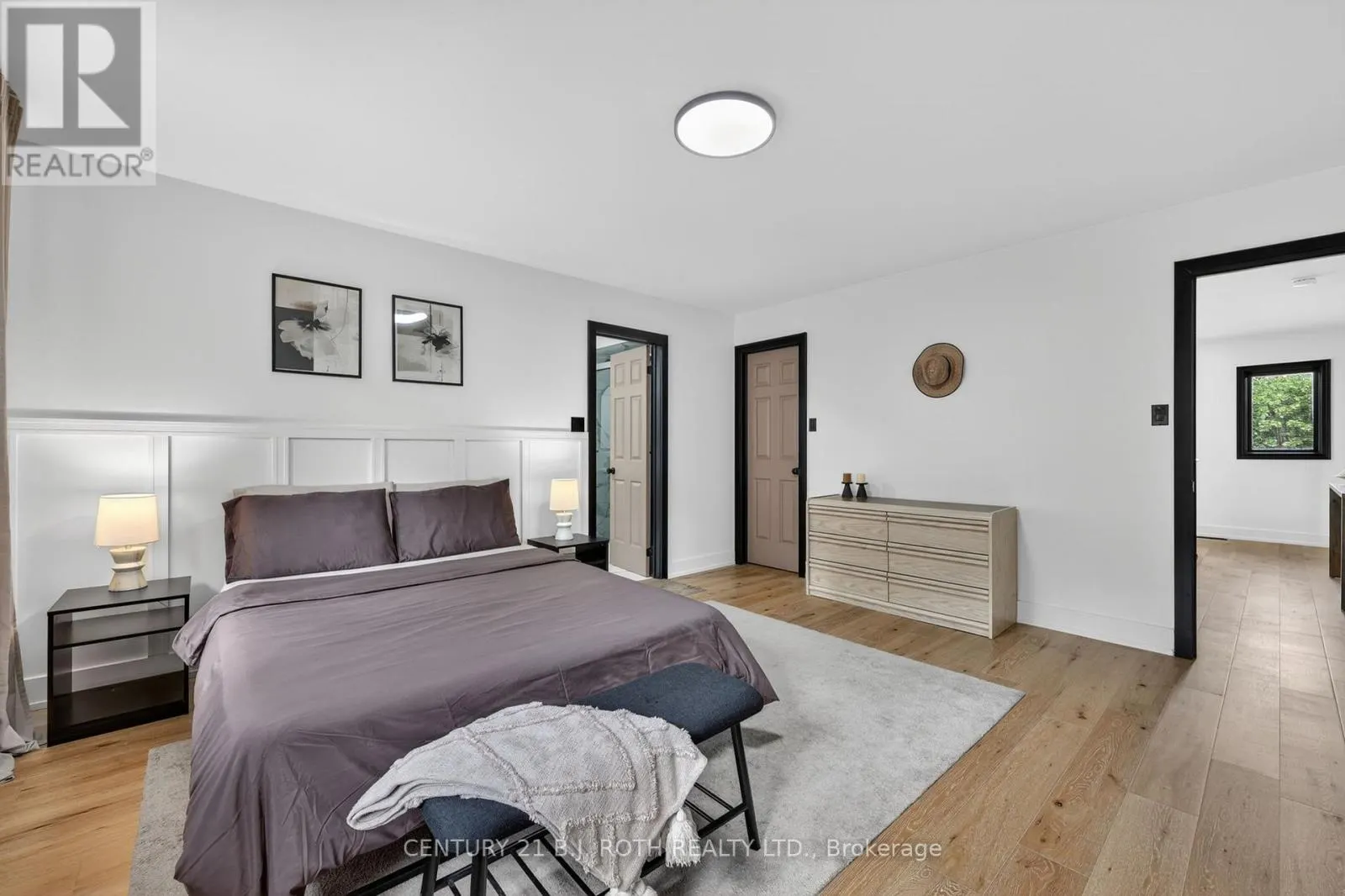 1077 CORRIE STREET