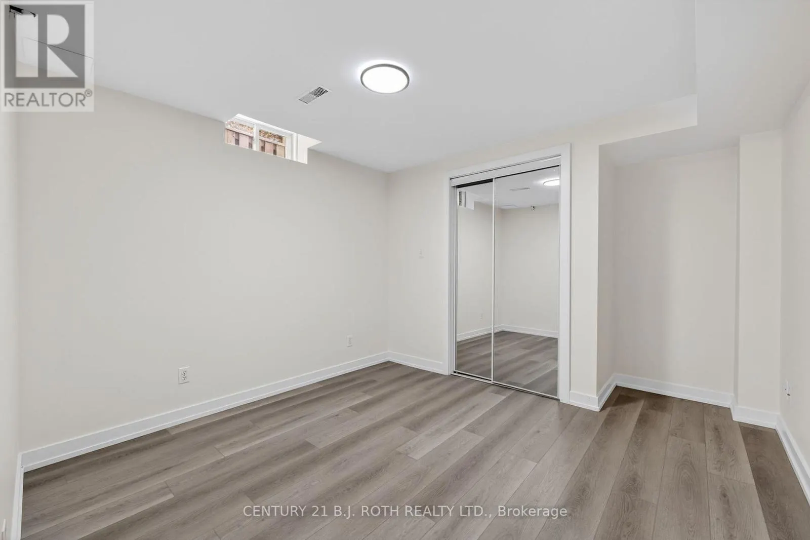 1077 CORRIE STREET