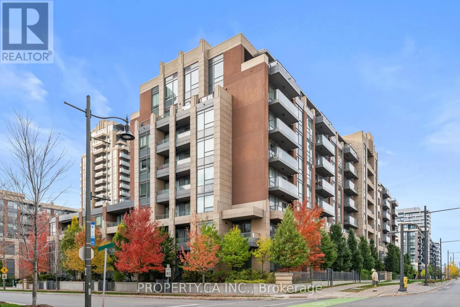 PH15 - 28 UPTOWN DRIVE