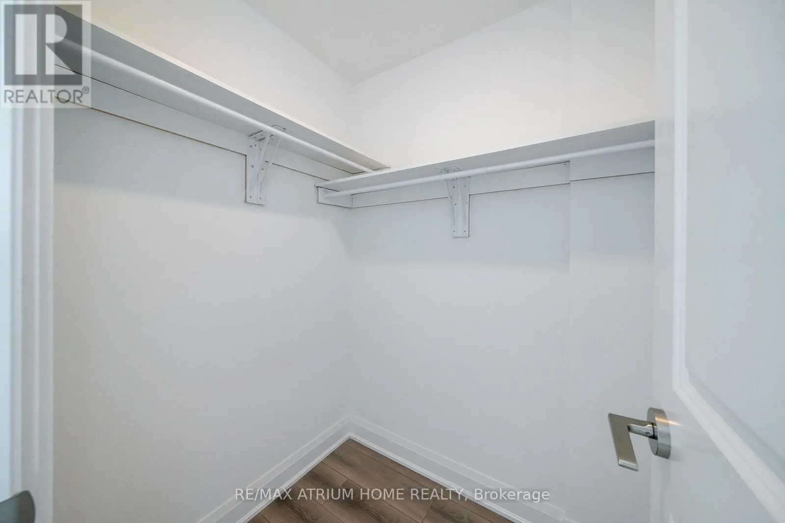 1004 - 10 GATINEAU DRIVE