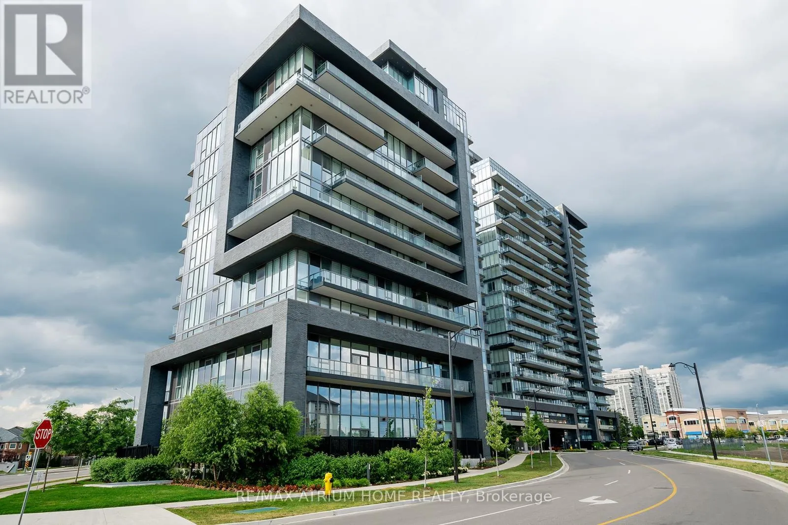 1004 - 10 GATINEAU DRIVE