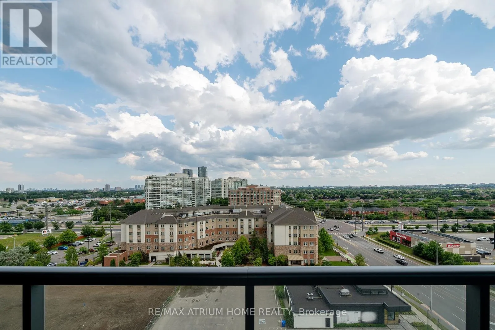 1004 - 10 GATINEAU DRIVE