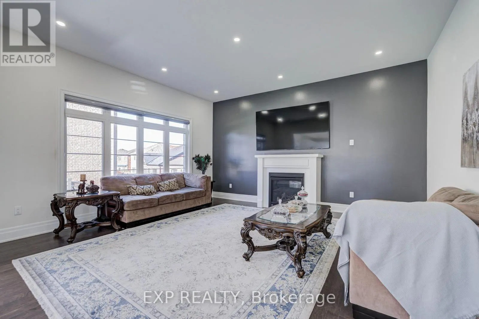 2 PIETROWSKI DRIVE