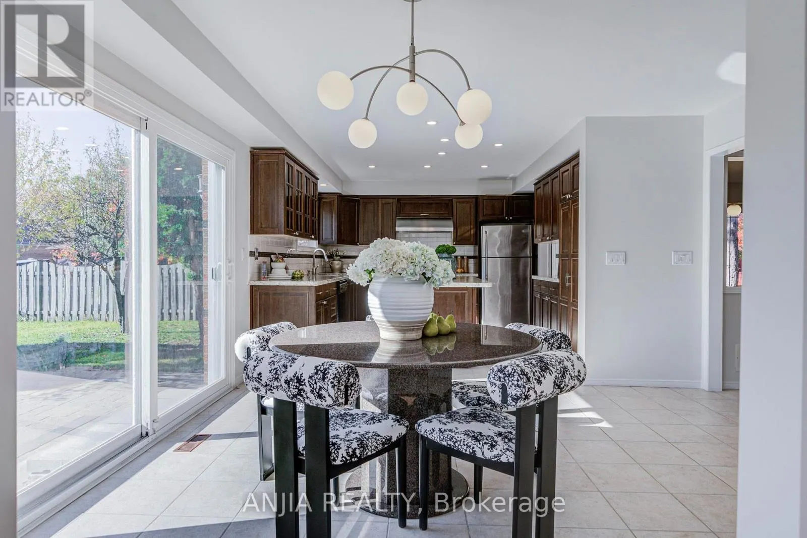 17 CHARRINGTON CRESCENT
