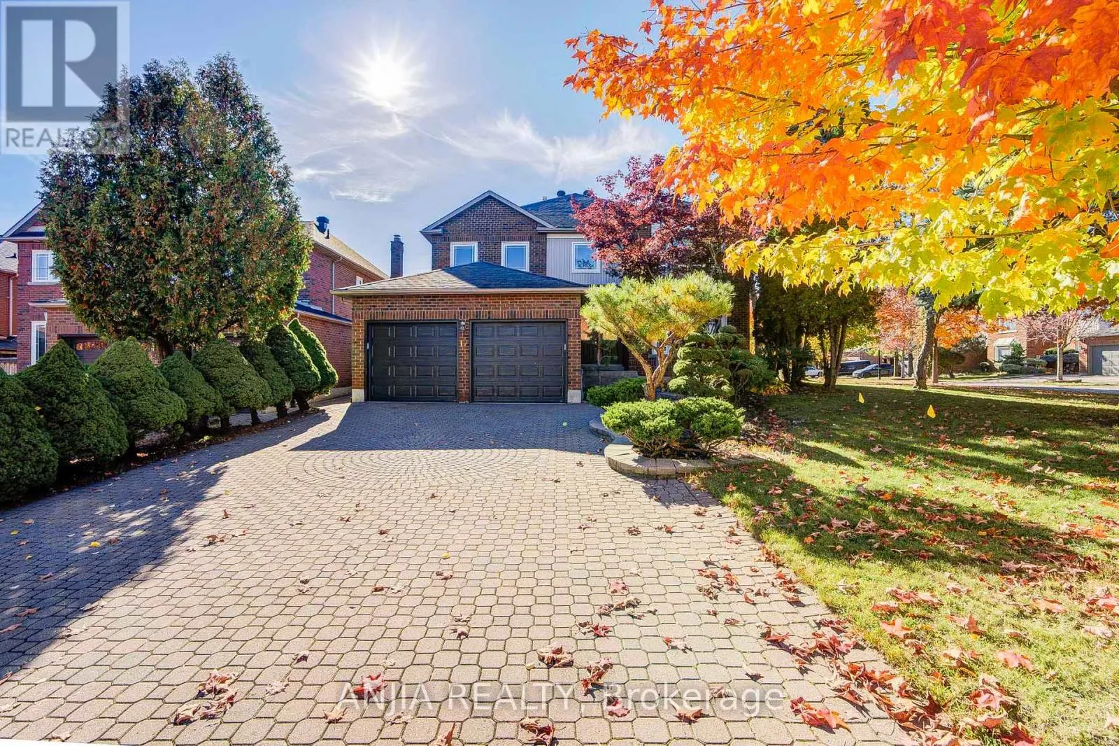 17 CHARRINGTON CRESCENT