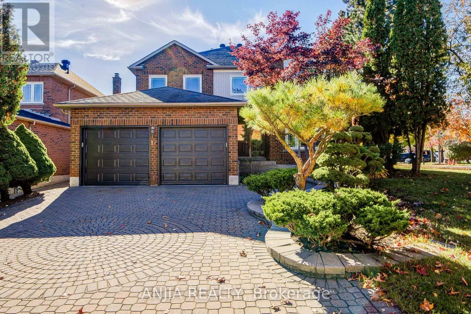 17 CHARRINGTON CRESCENT