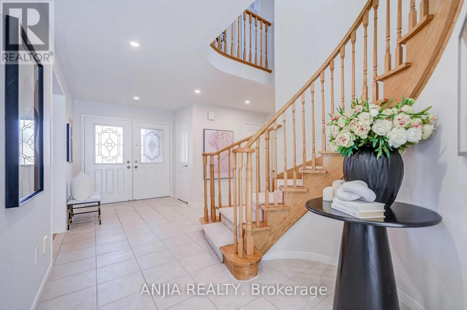 17 CHARRINGTON CRESCENT