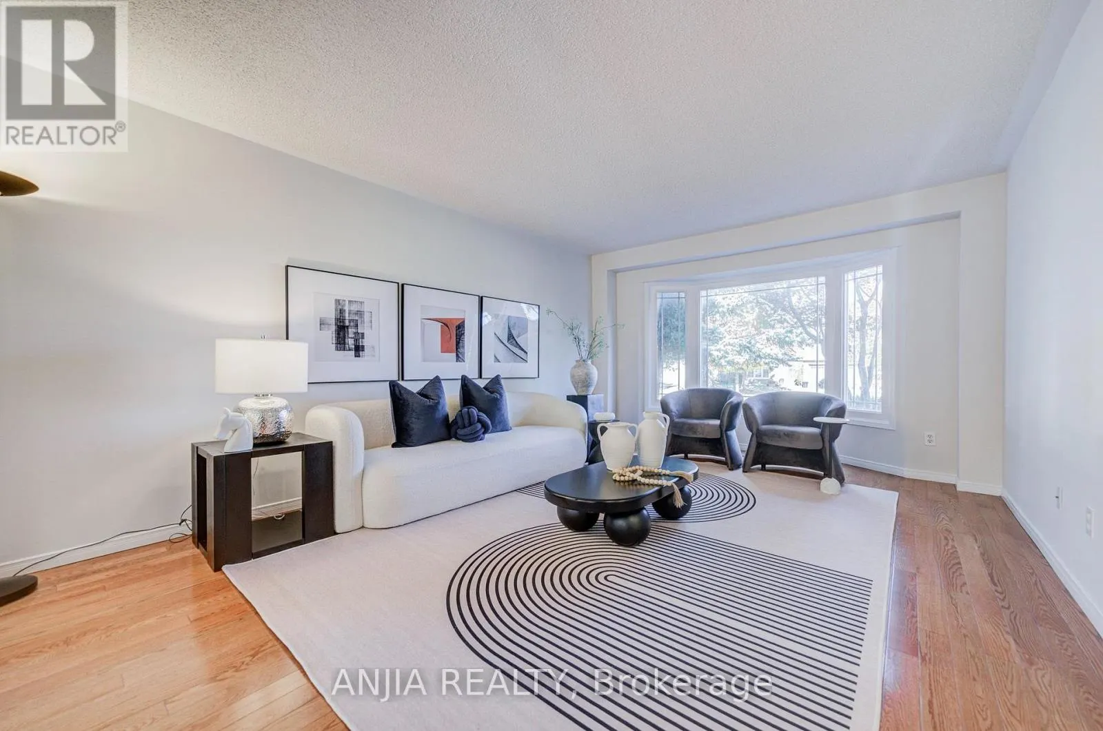 17 CHARRINGTON CRESCENT