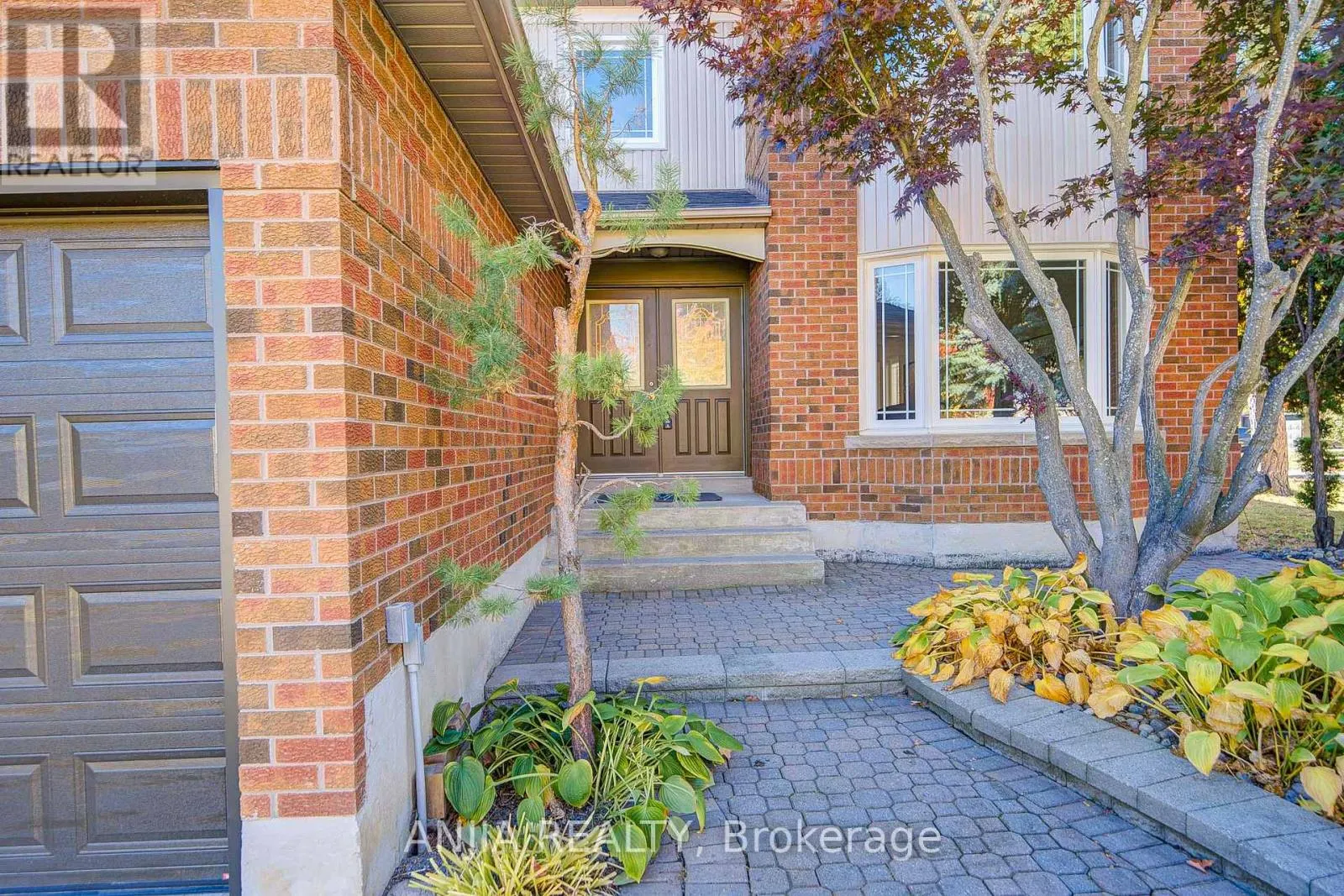 17 CHARRINGTON CRESCENT