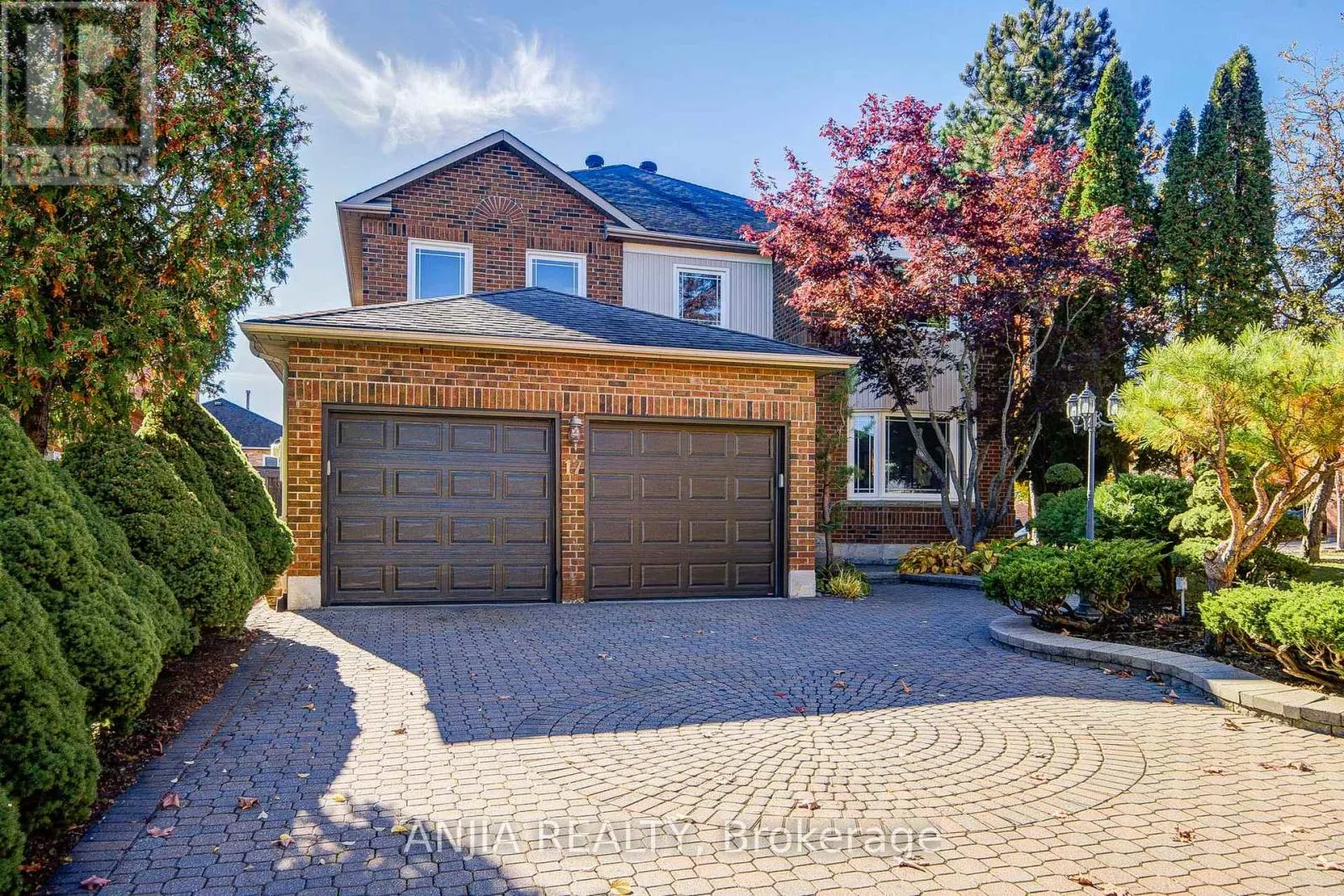 17 CHARRINGTON CRESCENT