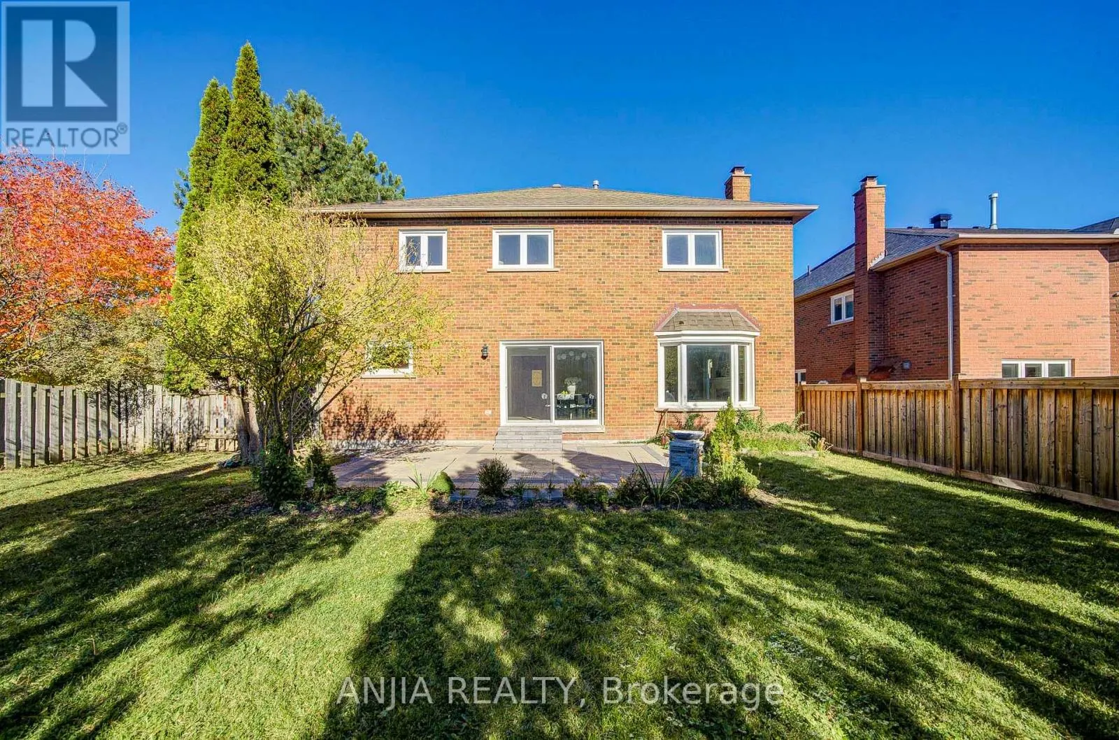 17 CHARRINGTON CRESCENT